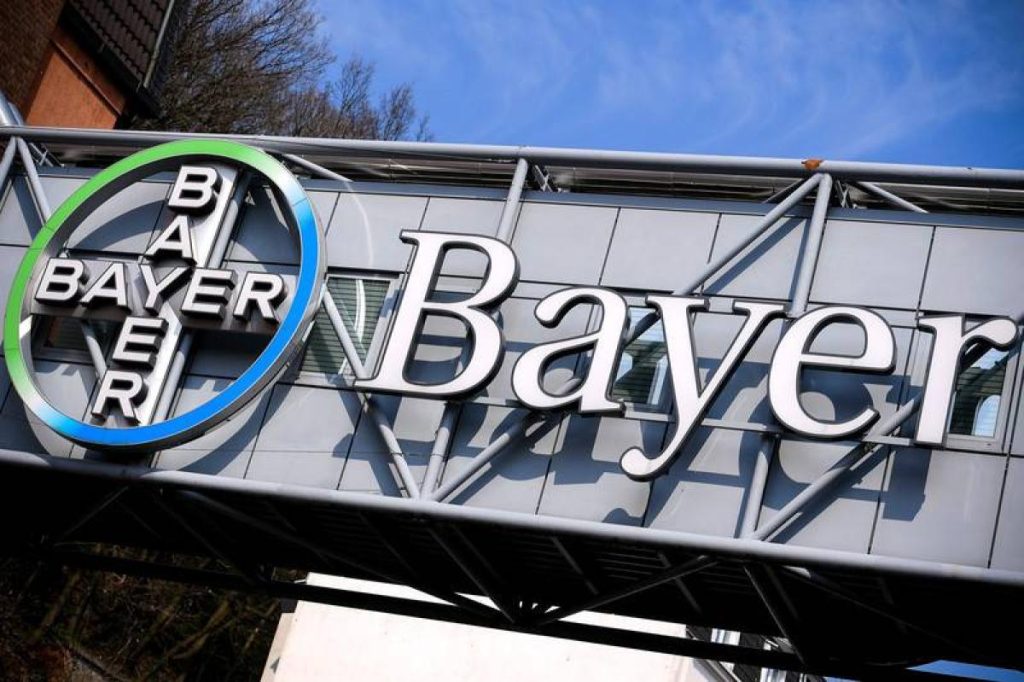 Γαλλία: Η Bayer αποζημιώνει αγρότη που εμφάνισε νευρολογικά προβλήματα αφότου εισέπνευσε ζιζανιοκτόνο