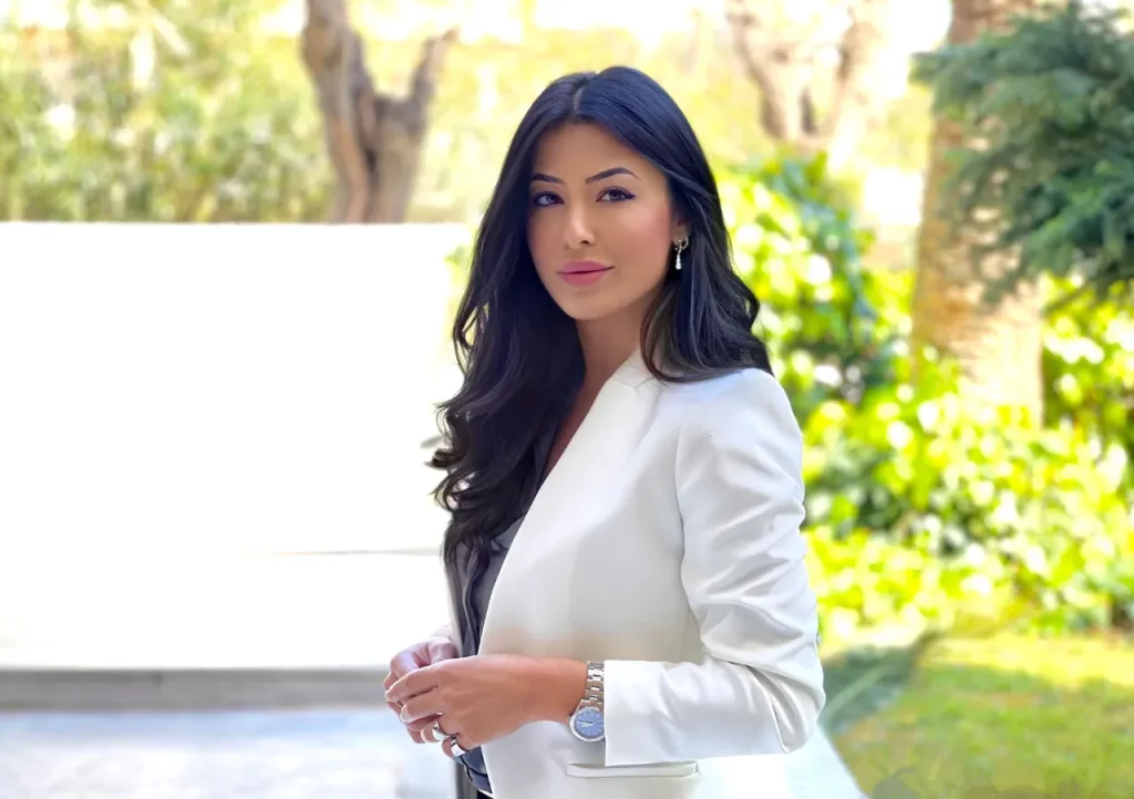 Απειλές από Ρομά δέχεται η Αφροδίτη Λατινοπούλου επειδή είπε το… αυτονόητο – «Ορθά πυροβολούνται οι κλέφτες»