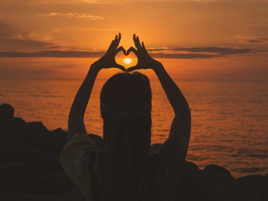 Έρευνα: Γιατί νιώθουμε τόσο όμορφα όταν ερωτευόμαστε;