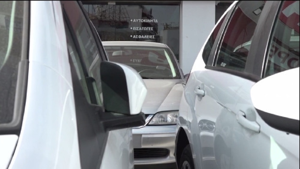 Μάντρα αυτοκίνητων δέχεται καταγγελίες για απάτη με προκαταβολές