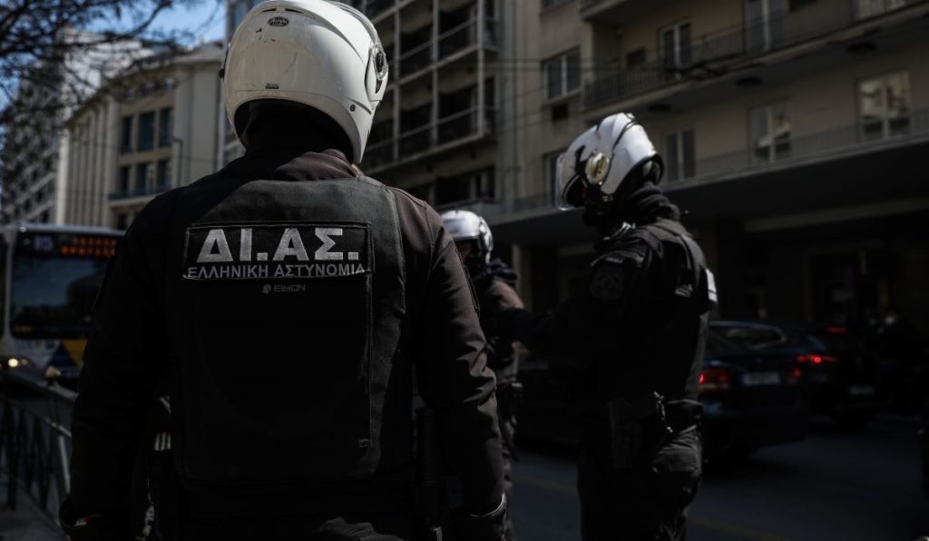 Υπόθεση 16χρονου Ρομά στη Θεσσαλονίκη: «Δεν σημάδεψα ούτε οδηγό, ούτε την καμπίνα του αγροτικού» κατέθεσε ο αστυνομικός