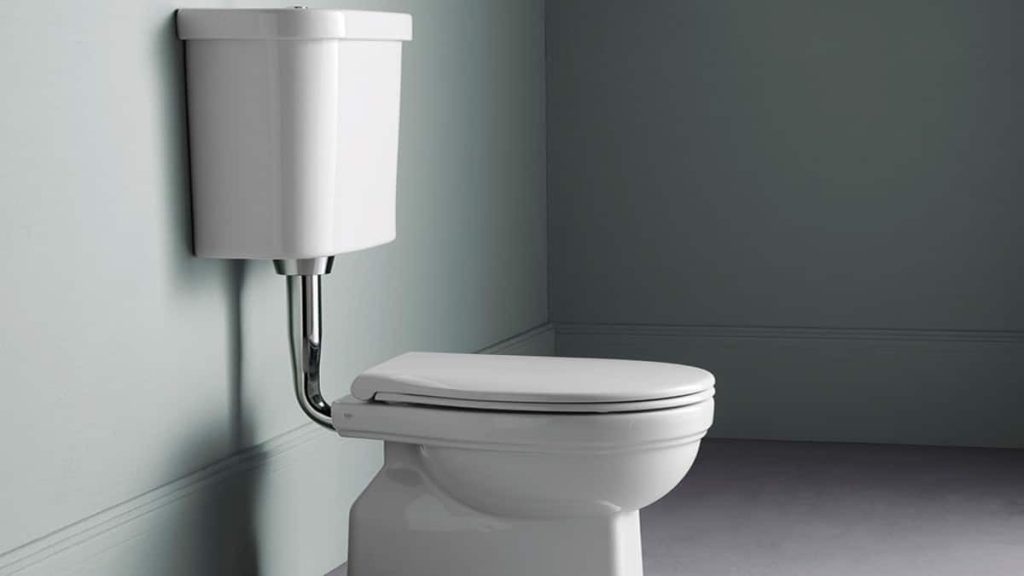 Γι΄αυτό υπάρχει το καπάκι: Τι πραγματικά συμβαίνει όταν τραβάτε το καζανάκι στην τουαλέτα;
