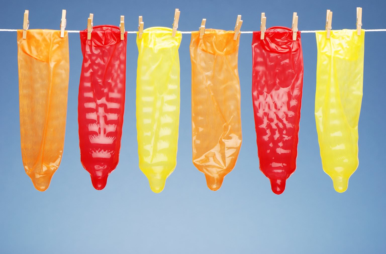 Γαλλία: Δωρεάν προφυλακτικά και για τους ανήλικους