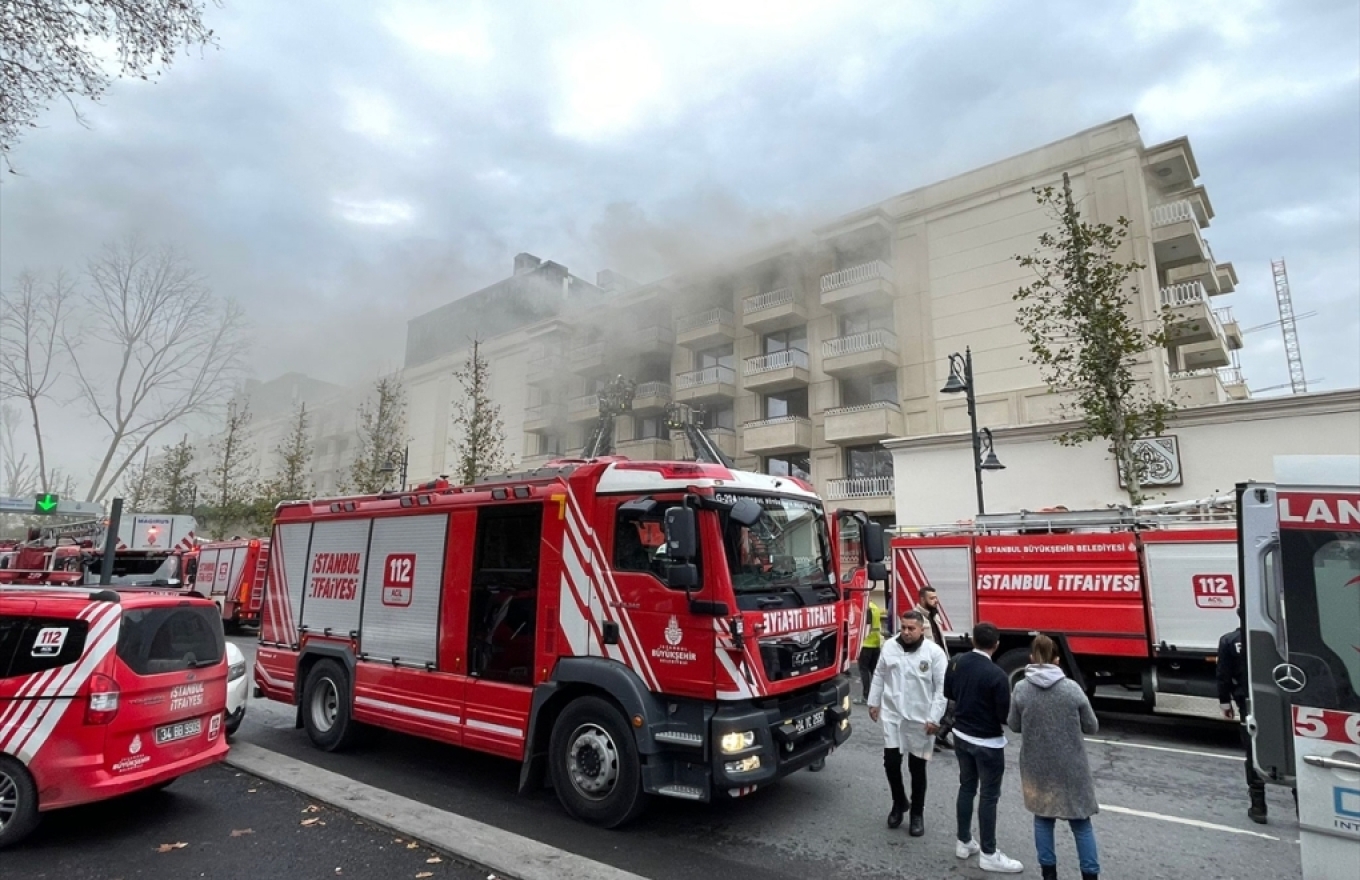 Τουρκία: Στις φλόγες πολυτελές ξενοδοχείο στον Βόσπορο (βίντεο)