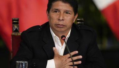 Πολιτική κρίση στο Περού: Ο πρώην πρόεδρος Πέδρο Καστίγιο ζητεί άσυλο στο Μεξικό
