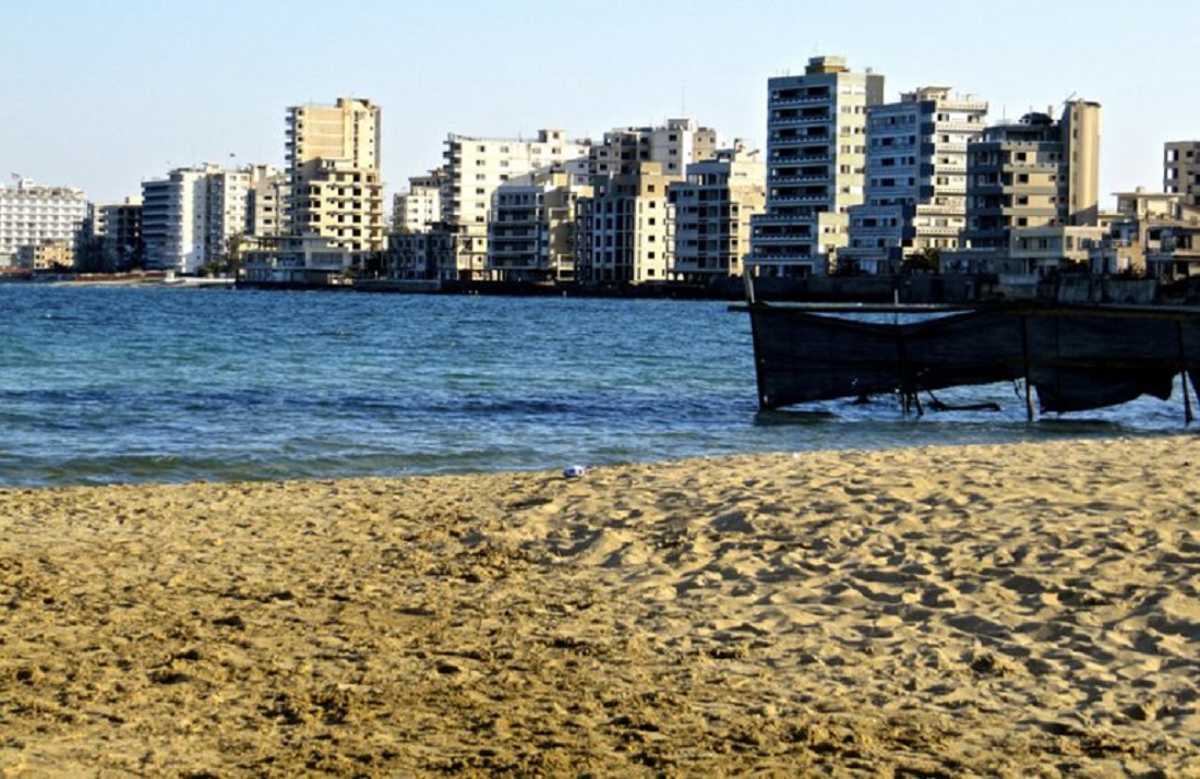 Ο Τουρκοκύπριος Πρωθυπουργός του ψευδοκράτους προχωρά στο άνοιγμα ολόκληρης της περίκλειστης πόλης της Αμμοχώστου