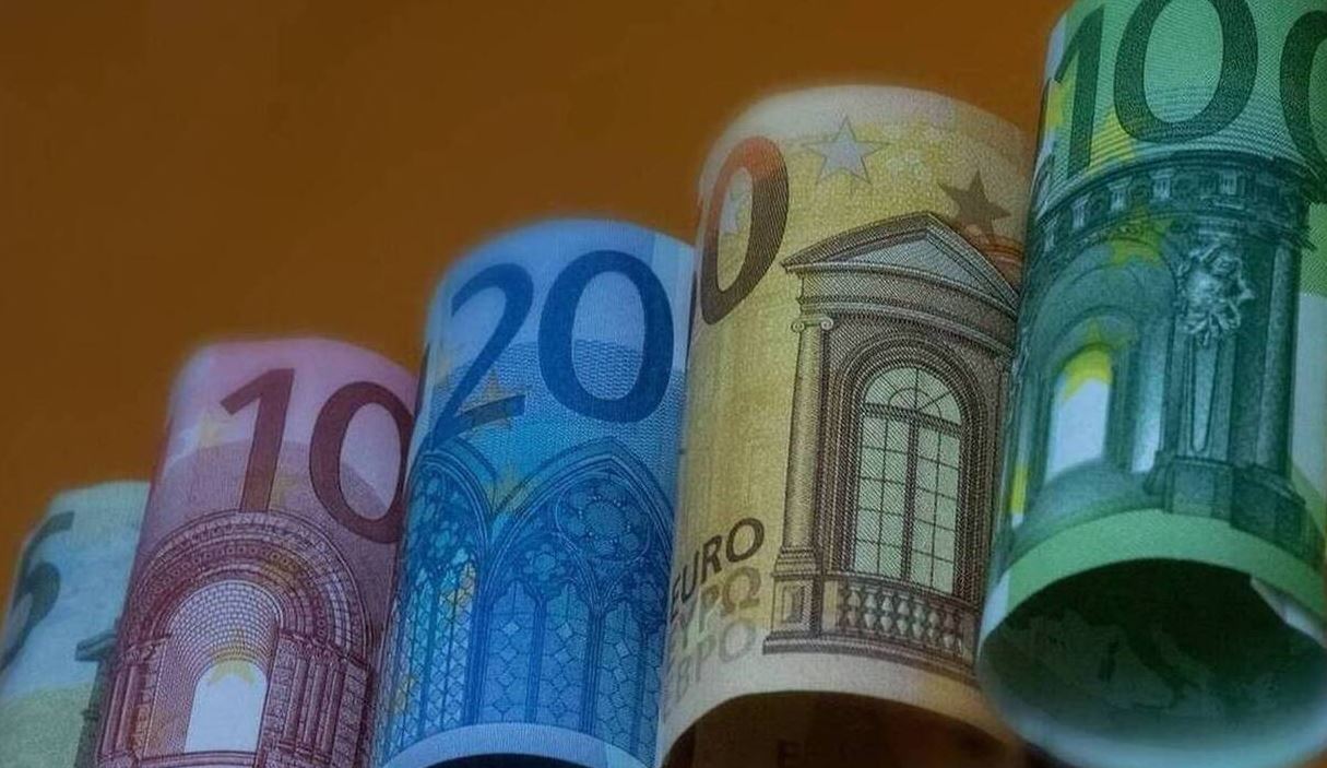 Βουλή: Κατατέθηκε η τροπολογία για το έκτακτο επίδομα των 600 ευρώ σε αστυνομικούς και λιμενικούς