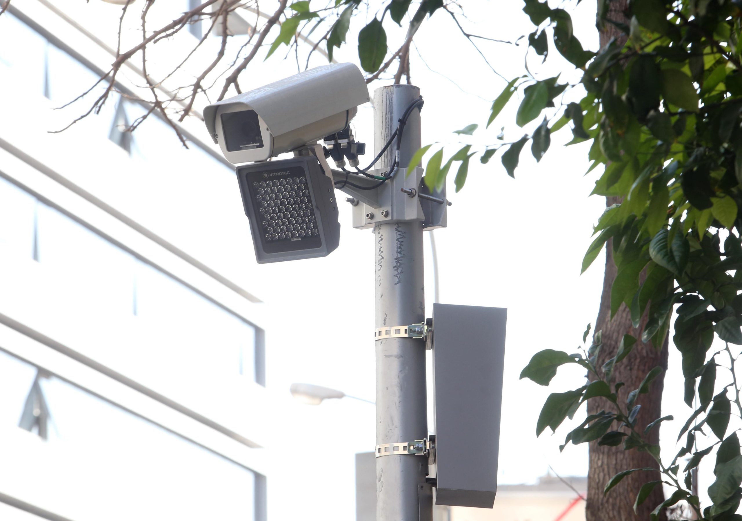 Οδήγηση: Έρχονται hi-tech κάμερες που θα βλέπουν αν χρησιμοποιείς κινητό τηλέφωνο ενώ οδηγείς