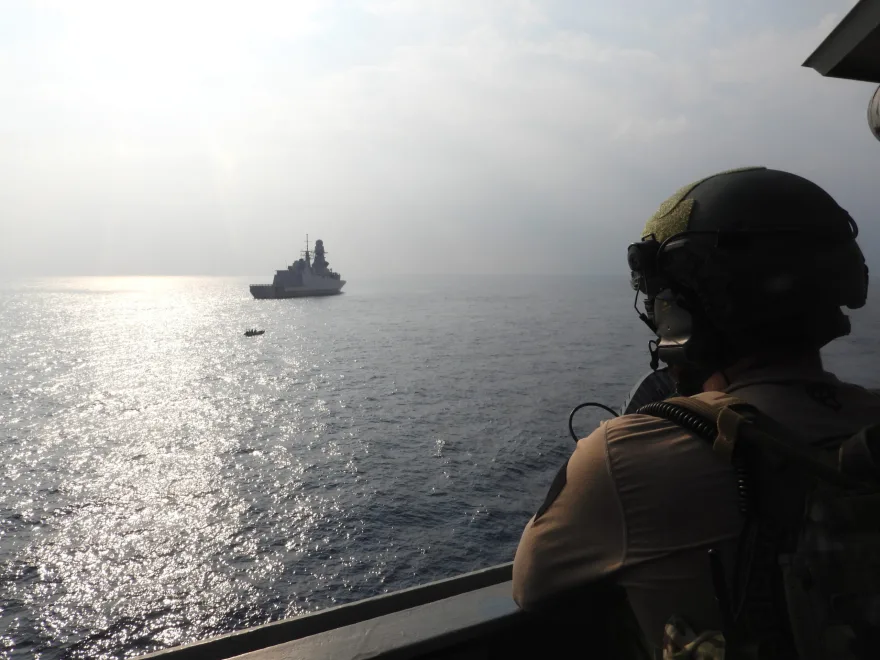 Εντυπωσιακές εικόνες από τη συνεκπαίδευση της φρεγάτας «Σαλαμίς» με την αιγυπτιακή φρεγάτα ENS BERNEES