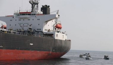 Μαύρη Θάλασσα: Είκοσι δεξαμενόπλοια περιμένουν να περάσουν το Στενό του Βοσπόρου