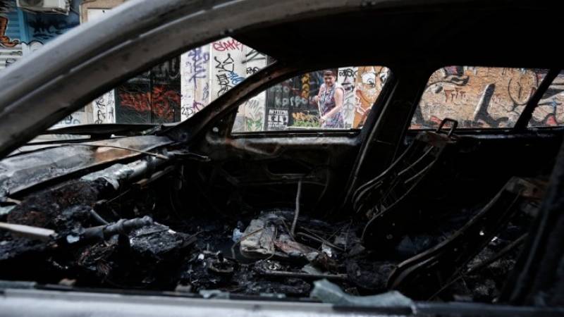 Θεσσαλονίκη: Στις φλόγες τυλίχθηκε αυτοκίνητο στον Εύοσμο