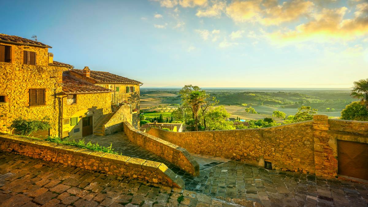 Αυτό είναι το μικρότερο μεσαιωνικό χωριό της Ευρώπης – Θα μπορούσε να είναι σκηνικό ταινίας