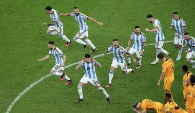 Η πιο «δυνατή» εικόνα του Μουντιάλ 2022: Οι Αργεντινοί πανηγυρίζουν προκλητικά «μέσα στη μούρη» των Ολλανδών!