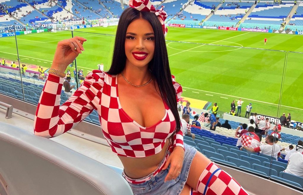 Μουντιάλ 2022: Η σέξι οπαδός της Κροατίας δεσμεύτηκε πως αν ο Μόντριτς κερδίσει το Μουντιάλ θα ξεγυμνωθεί