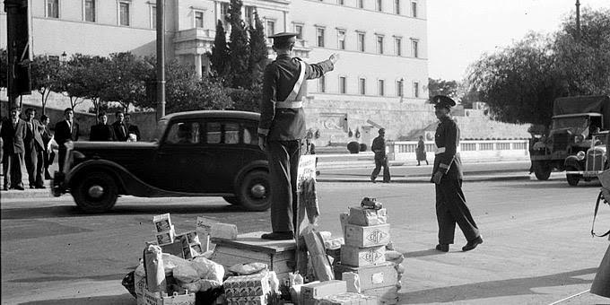 Ασπρόμαυρα… Χριστούγεννα στην Αθήνα του 1960!
