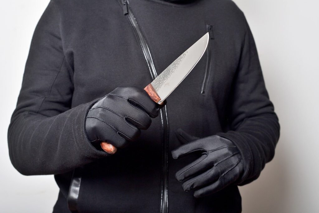 Ληστεία υπό την απειλή μαχαιριού σε πρακτορείο ΟΠΑΠ στη Λάρισα