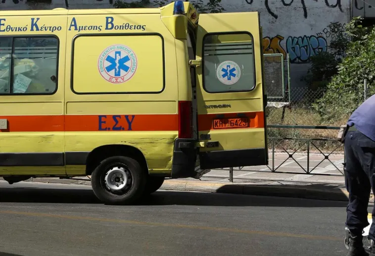 Πιερία: Τροχαίο με απεγκλωβισμό δύο ατόμων – Μεταφέρθηκαν στο νοσοκομείο