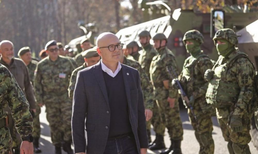 Υπουργός Άμυνας Σερβίας: «Είμαστε έτοιμοι να στείλουμε ένοπλες δυνάμεις στο Κοσσυφοπέδιο»