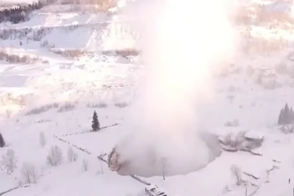 Άνοιξε «Πύλη της Κολάσεως» στη Ρωσία: Τεράστια τρύπα «κατάπιε» ολόκληρο σπίτι (βίντεο)