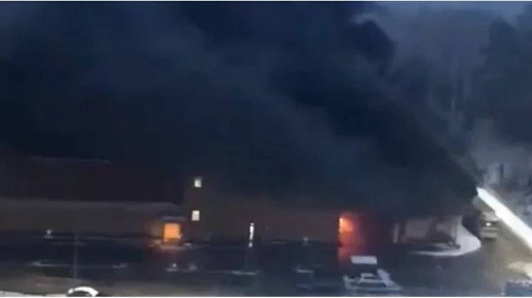 Ρωσία: Φωτιά σε εμπορικό κέντρο κοντά στη Μόσχα (βίντεο)