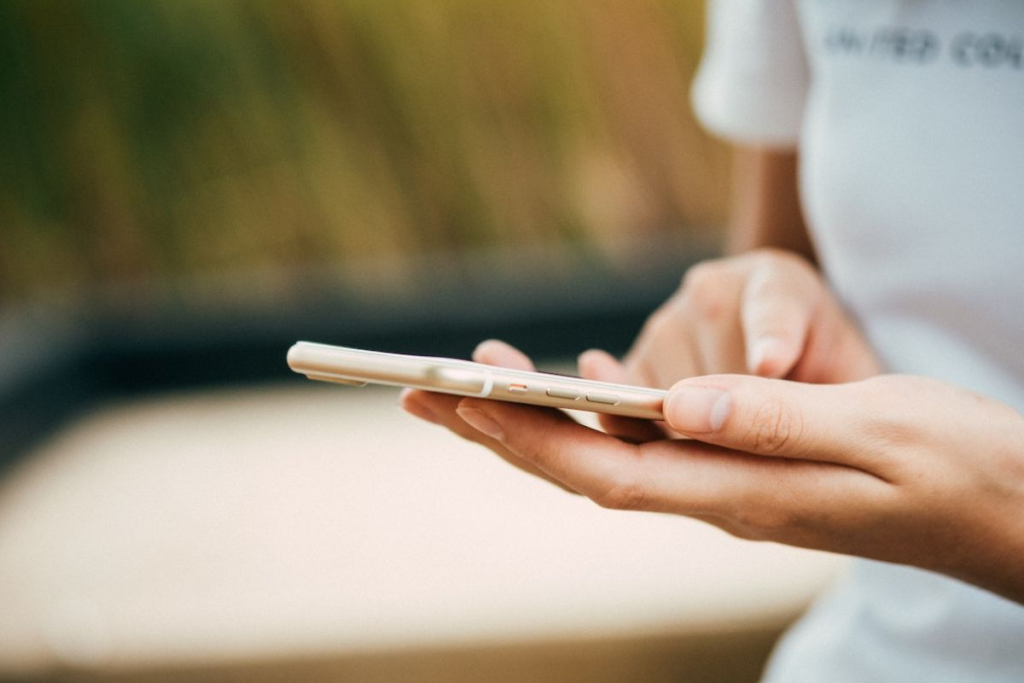 Εξαρθρώθηκε συμμορία στην Κρήτη: Ιδιοκτήτης τουριστικού γραφείου και λογιστής ξάφριζαν τα θύματά τους μέσω… SIM