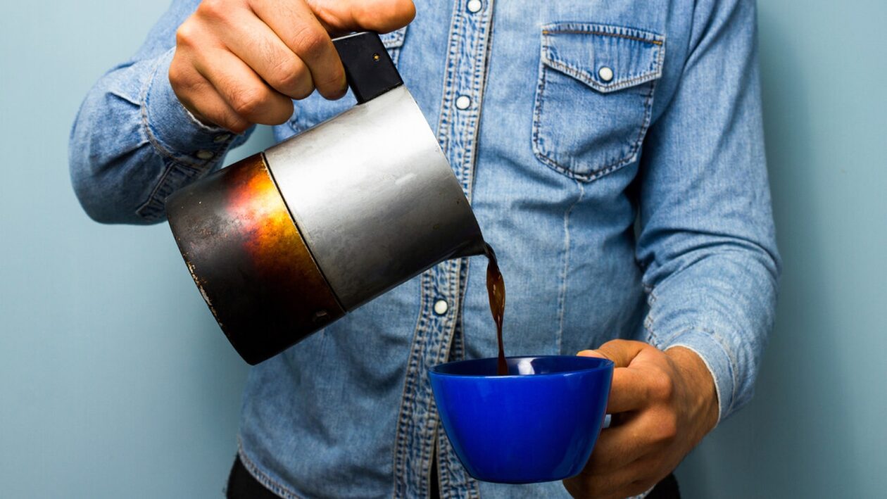 Ο καφές πριν από το πρωινό μόνο καλό δεν σας κάνει – Έρευνα εξηγεί το γιατί