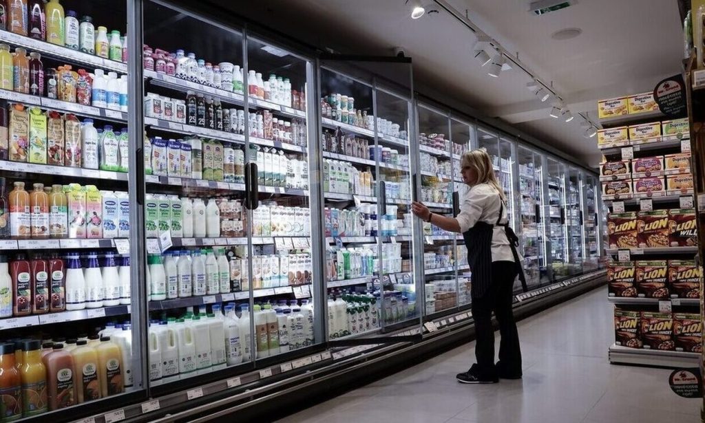 Μετά τη «φούσκα» με το «καλάθι του φτωχού» έρχεται το «Food Pass» – Με έναν όρο και λιγότερους δικαιούχους