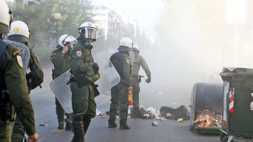 ΑΣΟΕΕ: Αποκαταστάθηκε η κυκλοφορία στην Πατησίων – Προσήχθησαν 25 άτομα στο κέντρο της Αθήνας (upd)