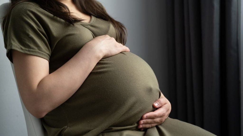 Eγκυμοσύνη: Αυτή την περίοδο του χρόνου είναι αυξημένες οι πιθανότητες