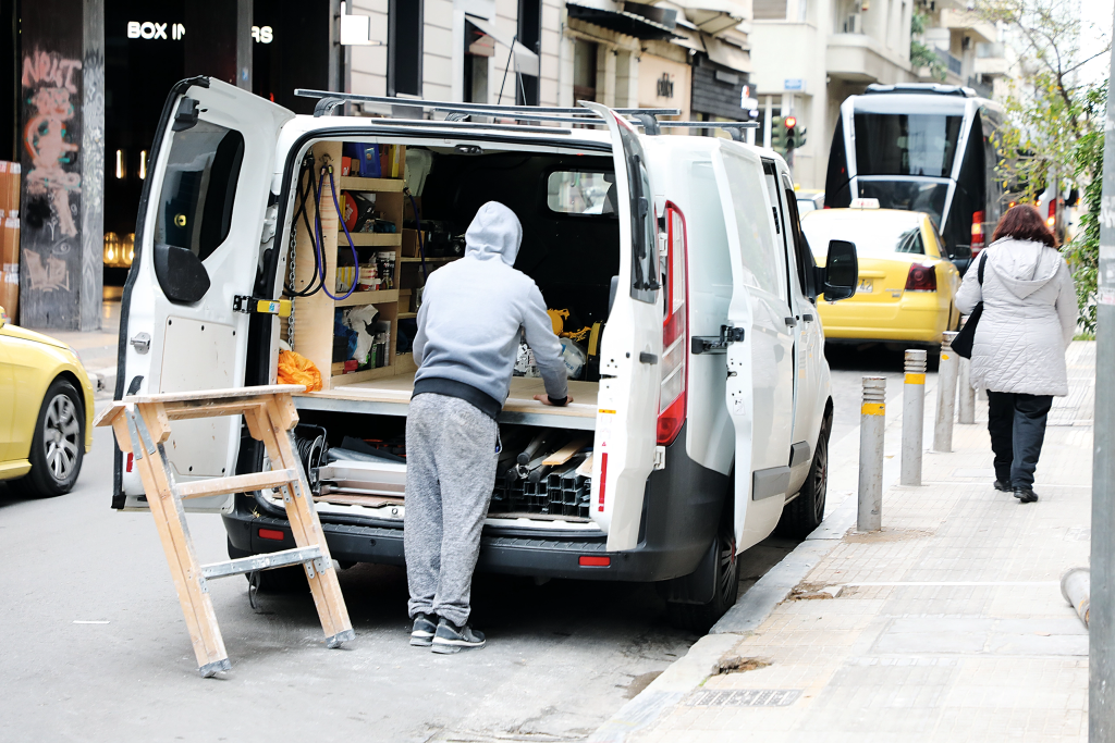 «Αδειάζει» από τα φορτηγά το κέντρο της Αθήνας την ημέρα – Ποια εξαιρούνται
