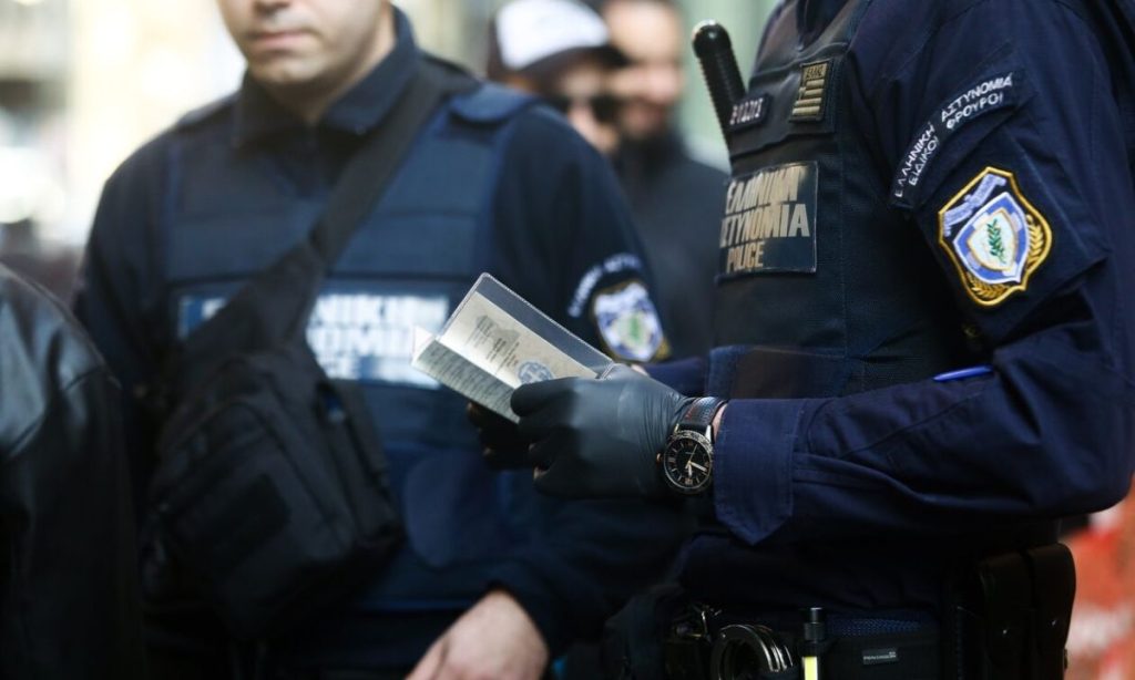 Πώς θα δοθεί η ενίσχυση των 600 ευρώ σε ένστολους – Όσα πρέπει να γνωρίζετε