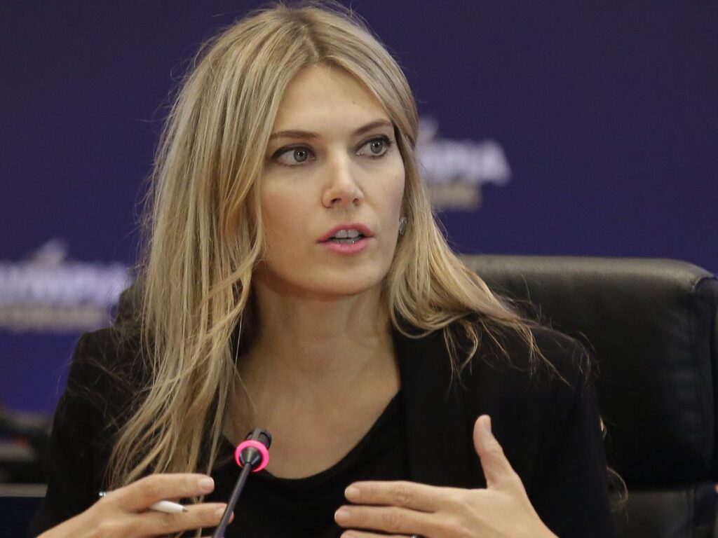 Το έγγραφο ντοκουμέντο που «καίει» την Ε.Καϊλή: Ψήφιζε υπέρ του Κατάρ σε επιτροπή που δεν ήταν μέλος!