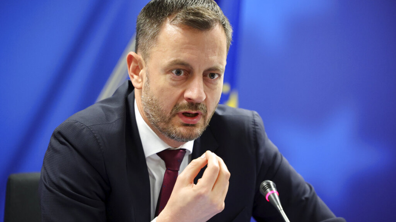 Σλοβακία: Κατέρρευσε η κυβέρνηση του Ε.Χέγκερ μετά την υπερψήφιση πρότασης μομφής