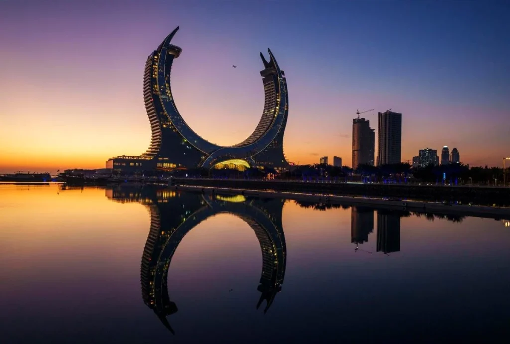 Πώς το Κατάρ χρησιμοποιεί τα «γκαζοδολάρια» για να αυξήσει την επιρροή του σε όλο τον πλανήτη