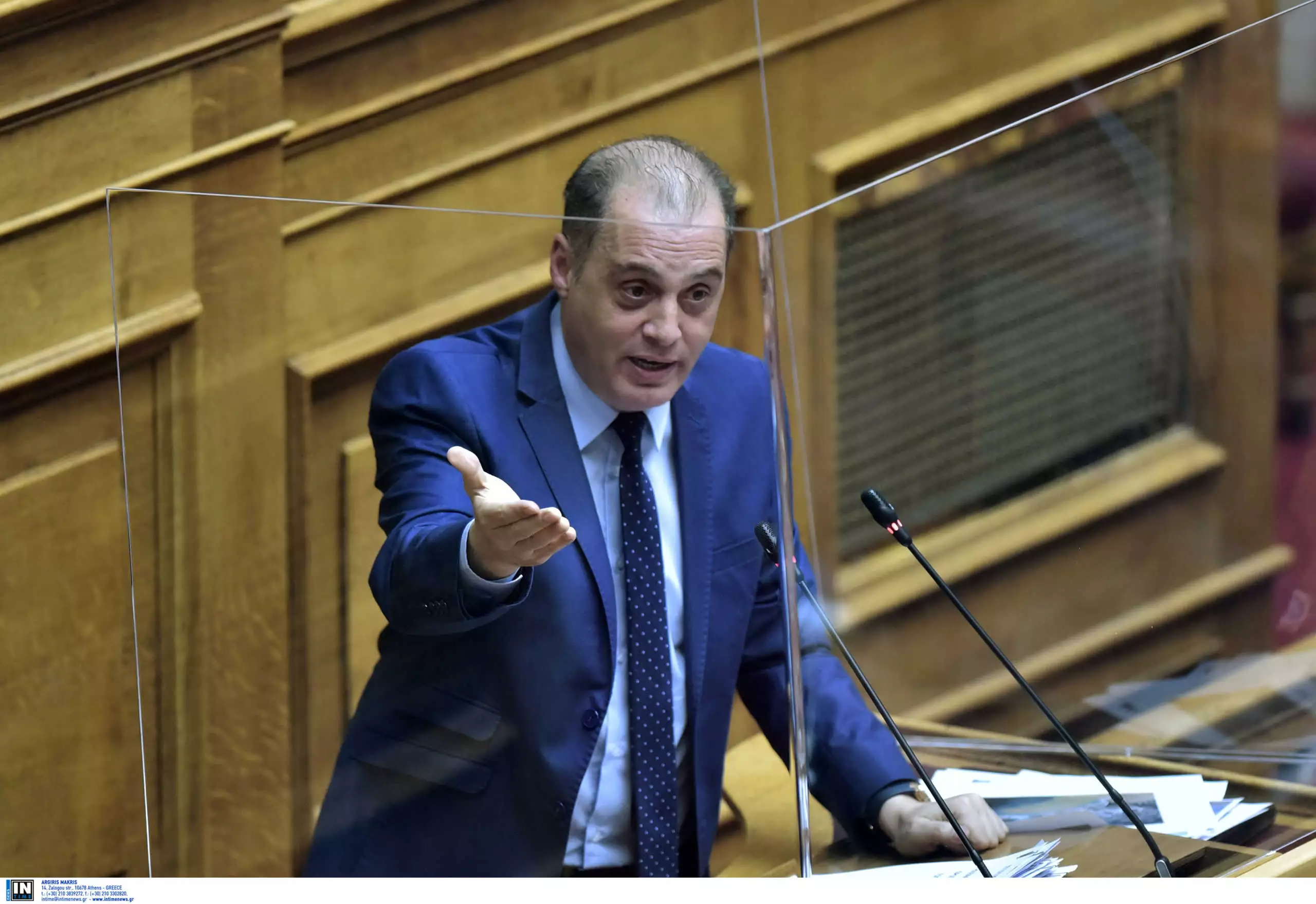 «Εκτός φόρμας» σήμερα ο Κ.Βελόπουλος στη Βουλή: Κάλεσε κατά λάθος τους πολίτες να… ψηφίσουν ΝΔ!