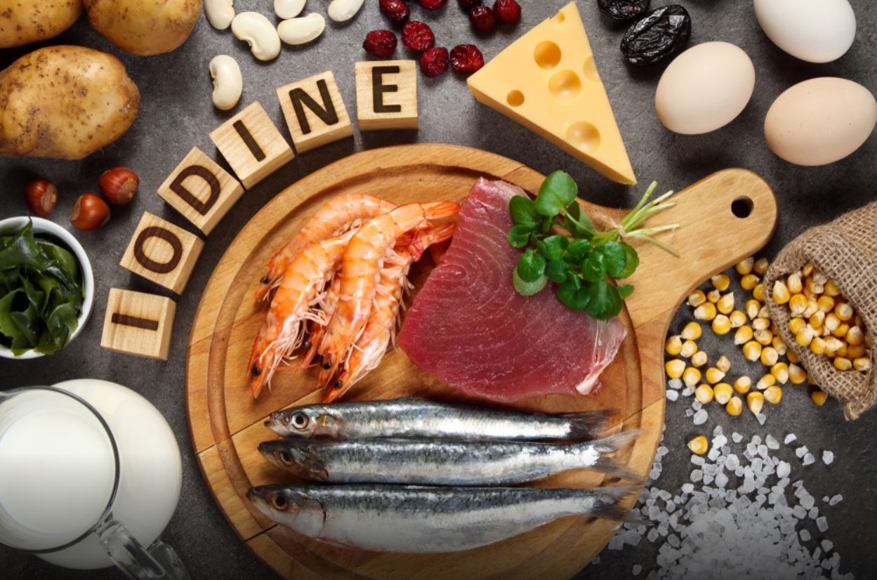 Θυρεοειδής: Αυτές είναι οι τροφές «πλούσιες» με ιώδιο που πρέπει να καταναλώνετε