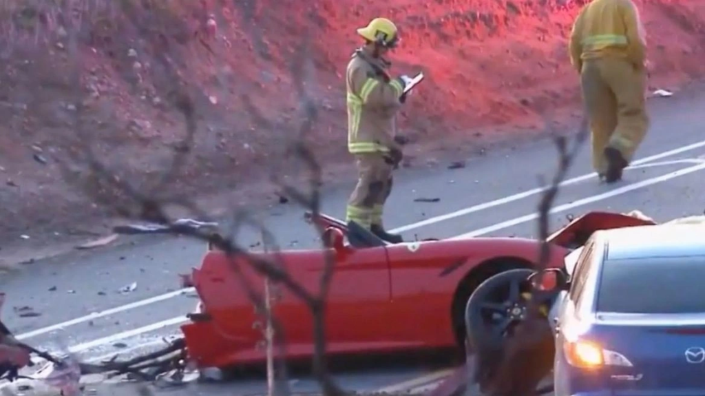 Καλιφόρνια: Ferrari κόπηκε στα δύο μετά από σφοδρή σύγκρουση (βίντεο)