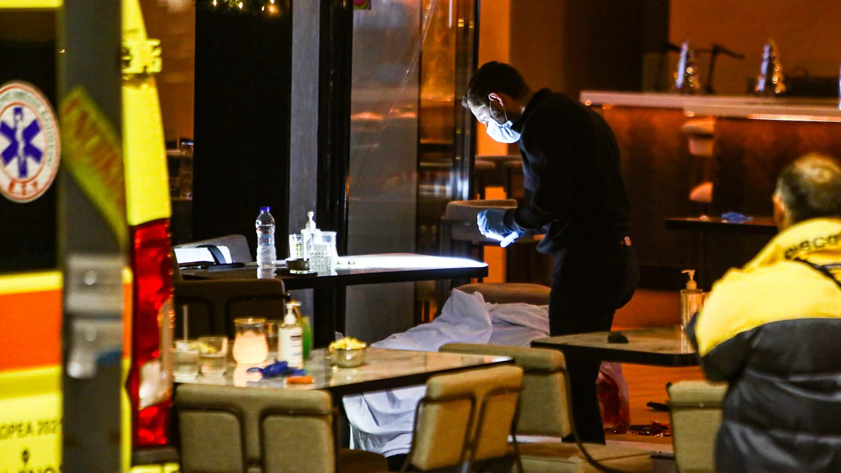 Πυροβολισμοί στη Νέα Σμύρνη: «Η σφαίρα θα με έβρισκε στο κεφάλι» κατέθεσε η 31χρονη τραυματίας