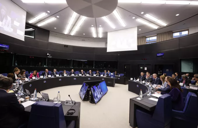 ΕΕ: Συνεδριάζουν σήμερα οι υπουργοί Ενέργειας για το πλαφόν στο φυσικό αέριο
