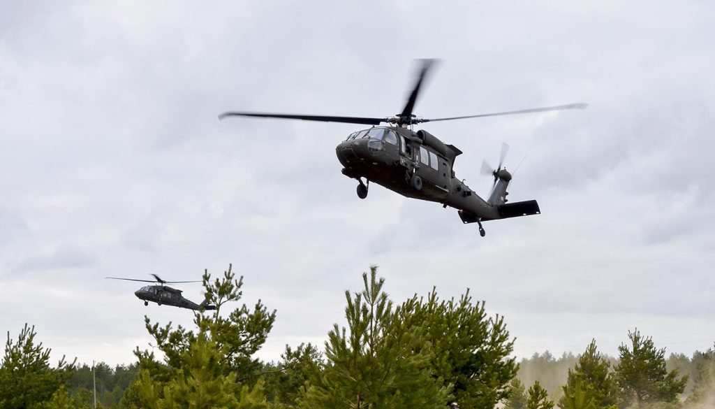 Λετονία: Παρέλαβε τα δύο πρώτα μεταφορικά ελικόπτερα UH-60M Black Hawk