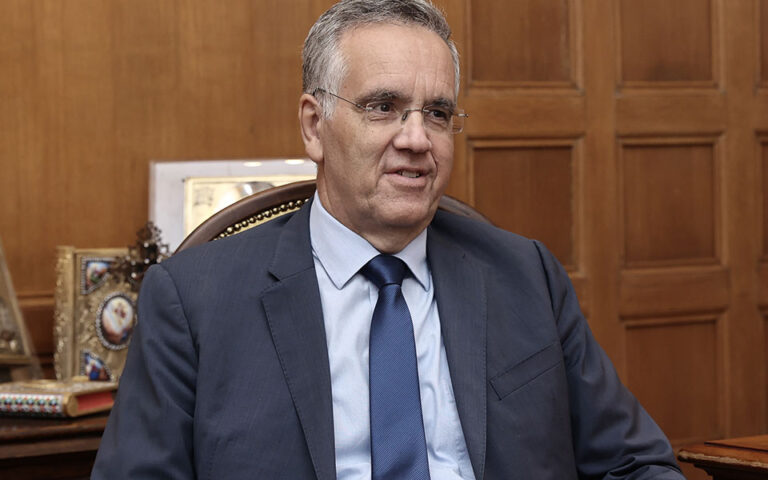 «Αιχμηρές» αποκαλύψεις από καθηγητή Συνταγματικού Δικαίου για το σκάνδαλο υποκλοπών και το ρόλο του Ντογιάκου