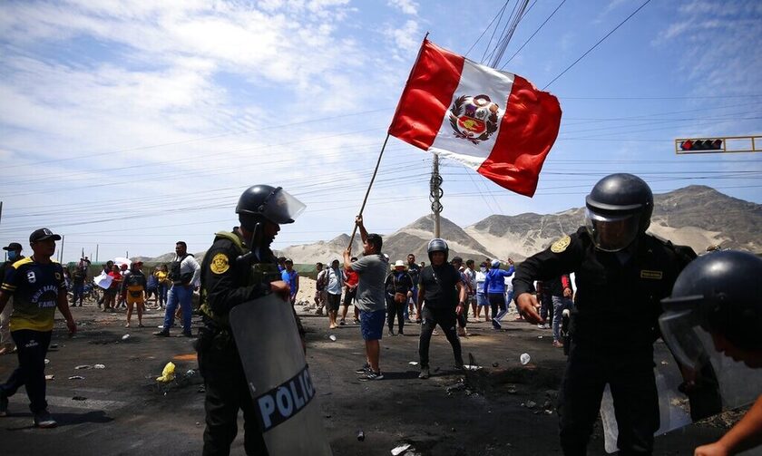 Περού: Η ΕΕ καλεί τη νέα κυβέρνηση να «σέβεται πλήρως» τα ανθρώπινα δικαιώματα