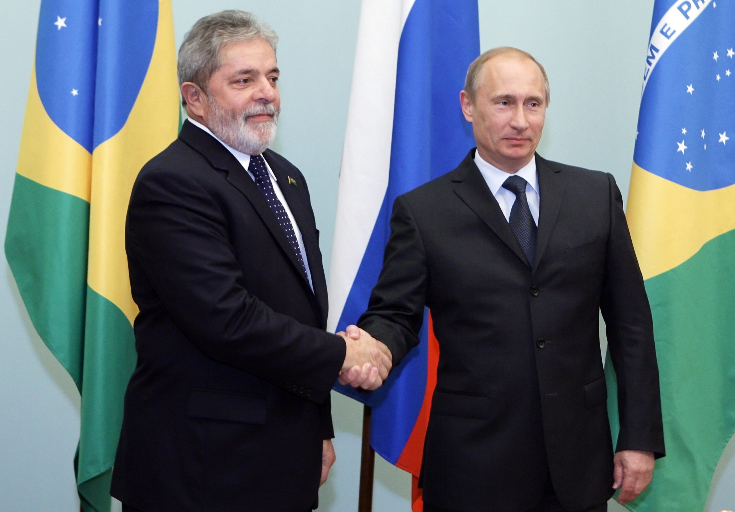 Προβληματισμός στις ΗΠΑ: Ο πρόεδρος της Βραζιλίας Λούλα μίλησε με τον Πούτιν και συμφώνησαν για περαιτέρω ανάπτυξη των BRICS