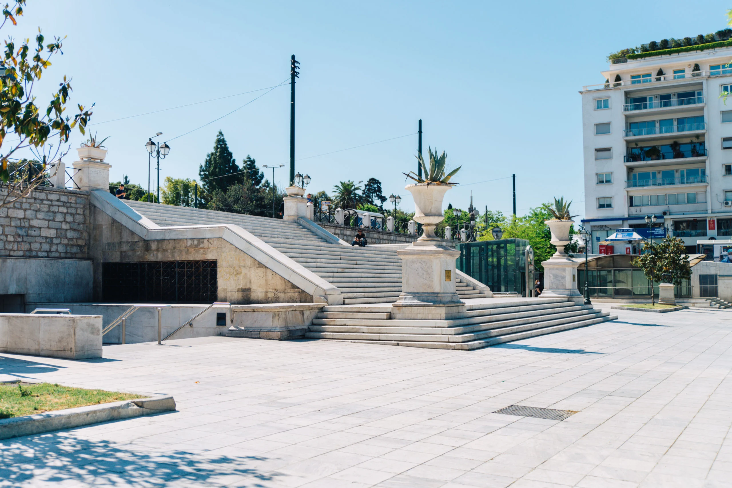 Επίθεση στο Σύνταγμα: Παρουσιάστηκαν στην ΕΛ.ΑΣ οι δύο αδελφές που μαχαίρωσαν τη 16χρονη
