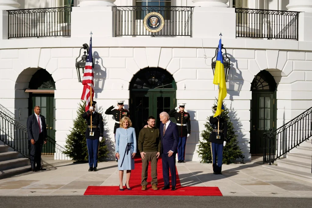 Στον Λευκό Οίκο ο Β.Ζελένσκι με σκοπό να πάρει 45 δισ. δολάρια – Για να συνεχίσει τον πόλεμο με την Ρωσία (βίντεο)