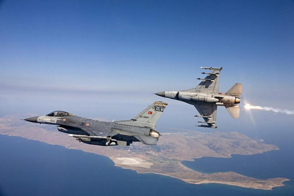 Νέες τουρκικές προκλήσεις στο Αιγαίο με 90 παραβιάσεις και 10 εμπλοκές από σχηματισμούς μαχητικών