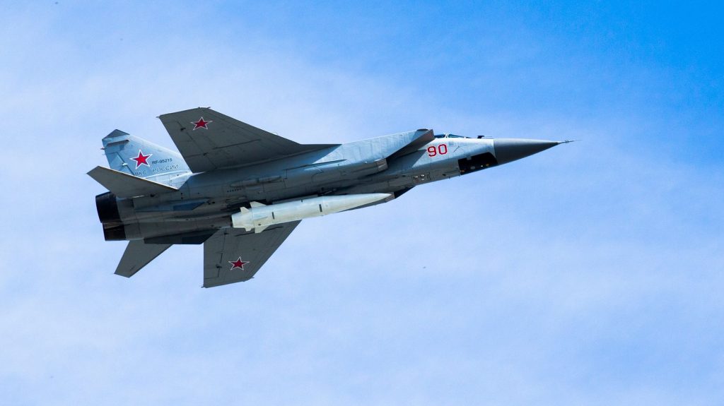 Ρώσος αρχηγός ΓΕΣ σε ΝΑΤΟ: «Mε πυραύλους Kinzhal θα καταστραφούν οι Patriot»