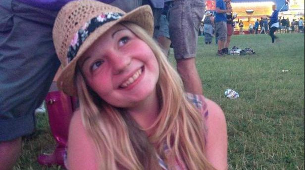 Βρήκε νεκρή την κόρη της λίγες μέρες πριν τα Χριστούγεννα – Είχαν πάει μαζί σε συναυλία