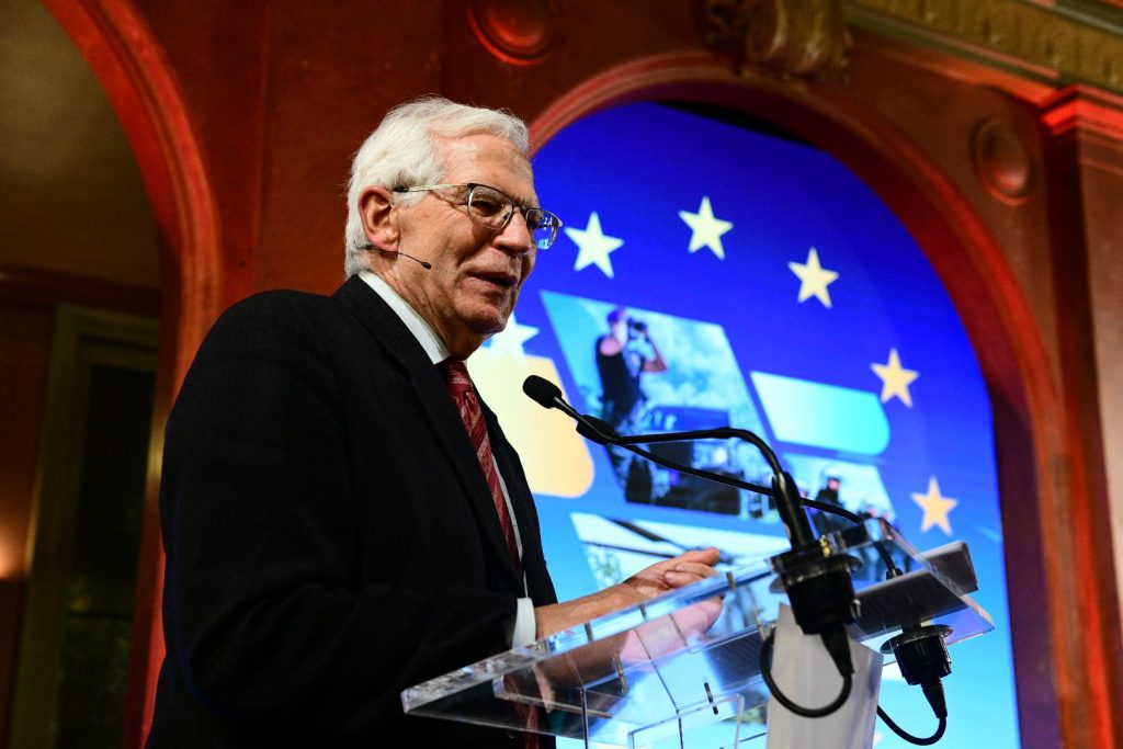 Η θέση πρεσβευτή της ΕΕ στις αραβικές χώρες του Κόλπου θα μείνει κενή και ο Δ.Αβραμόπουλος θα εξακολουθήσει να μην έχει εργασία