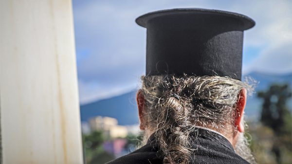 Στον εισαγγελέα πρώην αρχιμανδρίτης που δημοσιοποίησε γυμνές φωτογραφίες της πρώην του